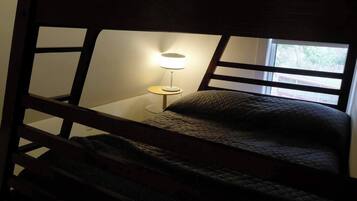 4 habitaciones, tabla de planchar con plancha y wifi gratis