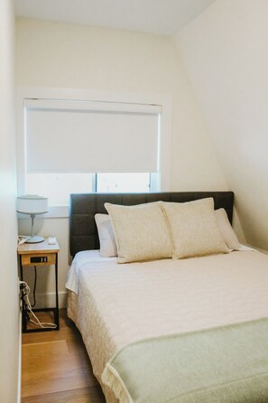 4 多间卧室、熨斗/熨衣板、免费 WiFi、床单