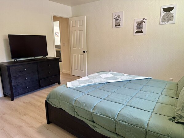 4 bedrooms, free WiFi, bed sheets