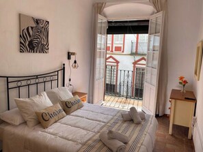 2 slaapkamers, een strijkplank/strijkijzer, gratis wifi, beddengoed