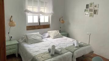 2 chambres, fer et planche Ă repasser, Wi-Fi gratuit, draps fournis