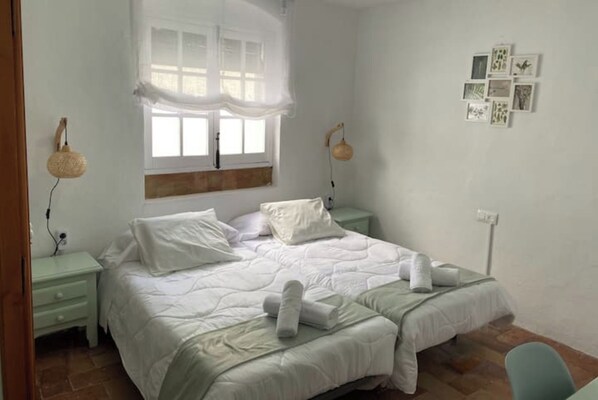 2 soverom, strykejern/-brett, wi-fi (inkludert) og sengetøy