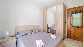 1 bedroom, free WiFi, bed sheets