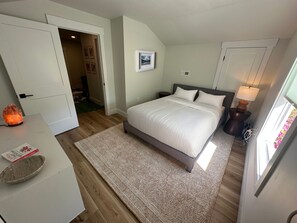 2 bedrooms, WiFi, bed sheets - The Beachy Barn (Wilmington)