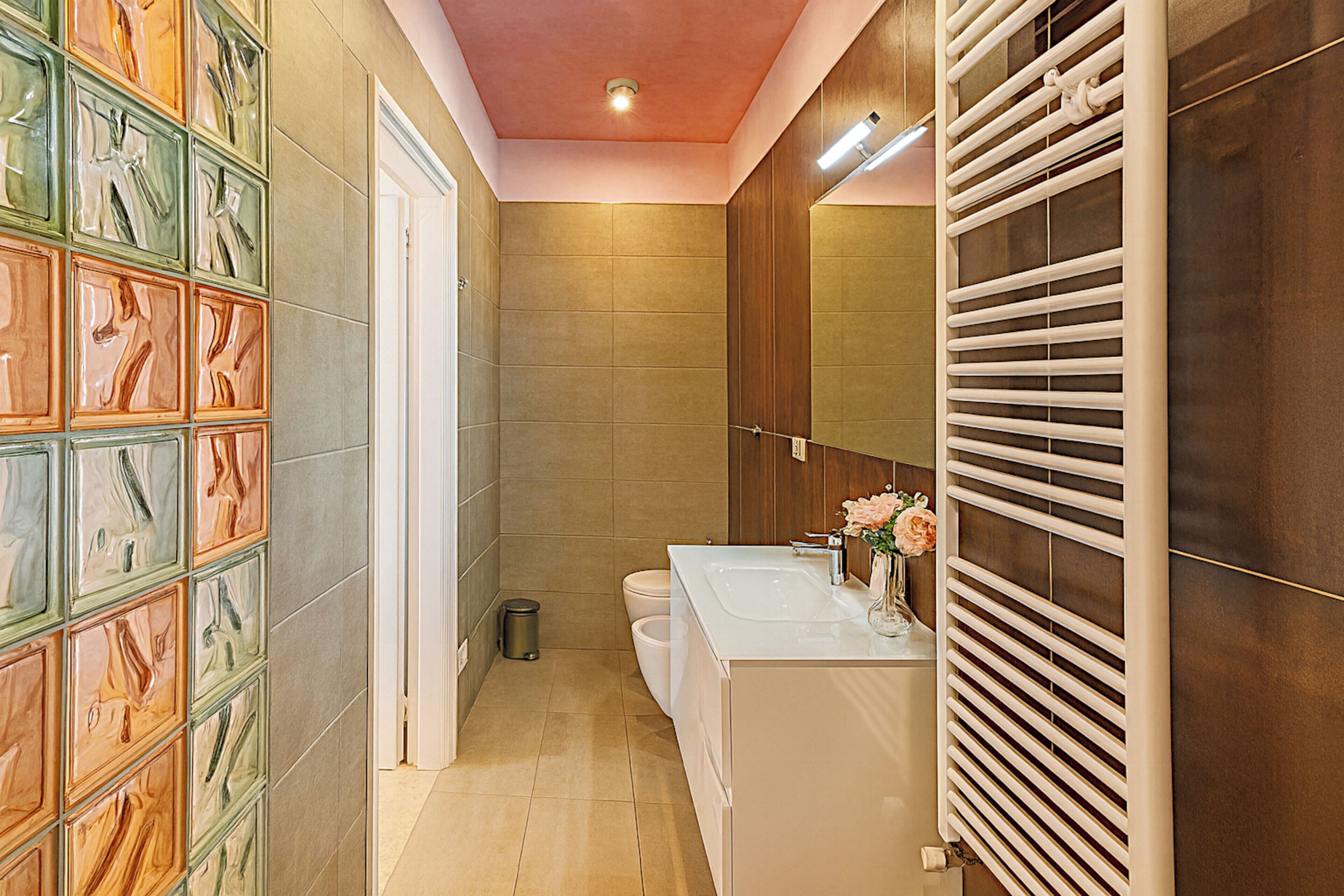 淋浴設備、風筒、坐浴桶、提供毛巾