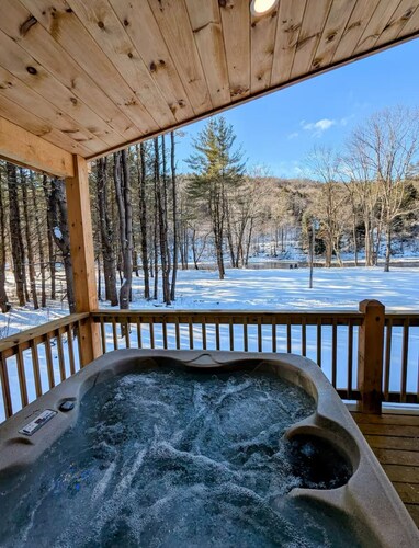 Brand New River Front House with Hot Tub!