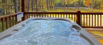 Brand New River Front House with Hot Tub!