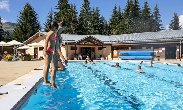 Outdoor pool, a heated pool - Residence Le Sappey Doucy for 5 People (La Léchère)