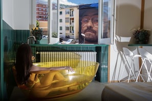 Apartment, Smoking