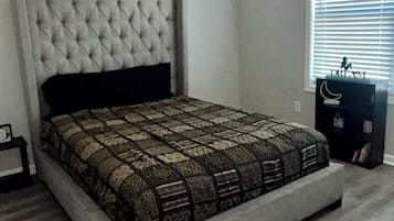 5 bedrooms, iron/ironing board, WiFi, bed sheets