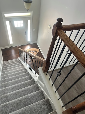 Interior. Spacious 3 Story house near ATL with Balcony , Home Gym & More