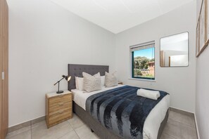 1 Schlafzimmer, Zimmersafe, Bügeleisen/Bügelbrett, Internetzugang