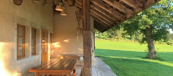 Comtoise farmhouse sleeps 10, Haut Doubs, Swiss border, rated 4 épis