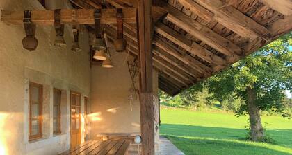 Comtoise farmhouse sleeps 10, Haut Doubs, Swiss border, rated 4 épis