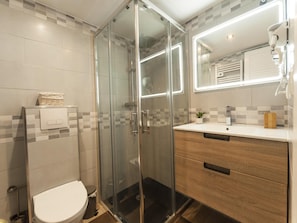 Apartment | Bathroom
