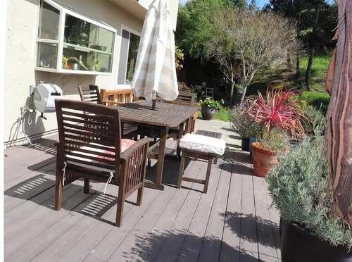 A Quiet Place with WiFi in El Sobrante