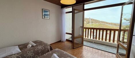 3 Schlafzimmer, BĂŒgeleisen/BĂŒgelbrett, Reisekinderbett, WLAN