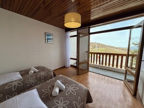 3 soverom, strykejern/-brett, reiseseng for barn og wi-fi