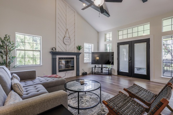 Smart TV, fireplace, computer monitors