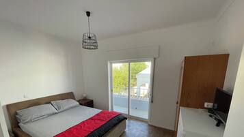 4 chambres, fer et planche à repasser, Wi-Fi