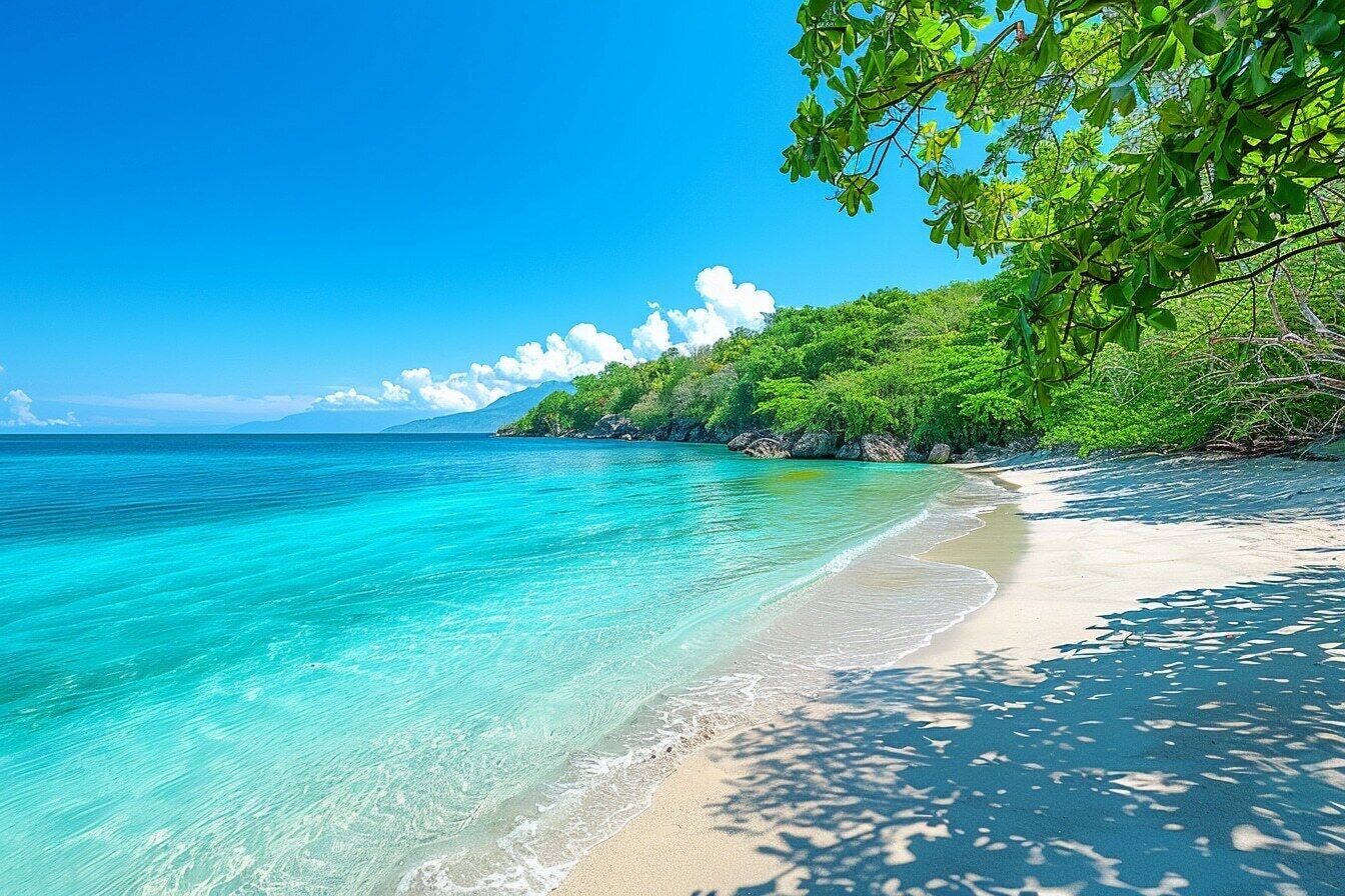 Beach nearby, white sand, sun-loungers, beach umbrellas