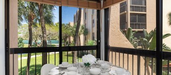 2-bedroom modern apt w/ king bed & pool,  10 min. to the beach!