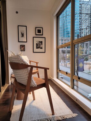 Interior - Clean, contemporary pet friendly Yaletown apartment (Vancouver)