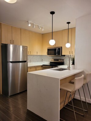Fridge, microwave, oven, stovetop