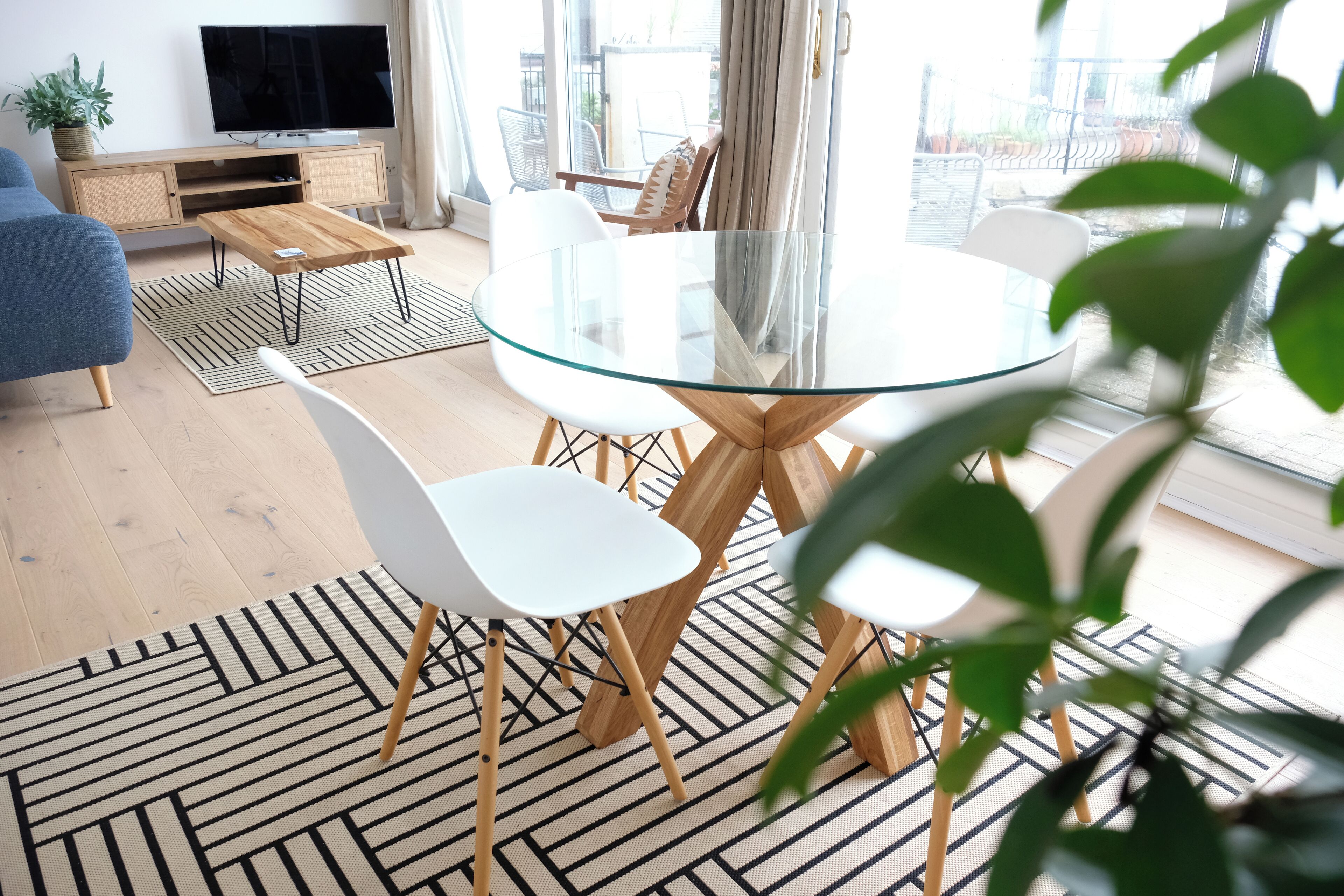 Una televisión de pantalla plana