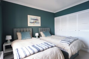 2 chambres, fer et planche à repasser, accès au Wi-Fi (inclus)