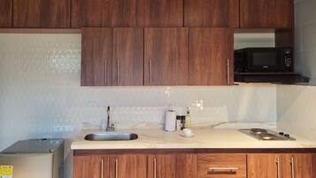 Apartment | Eigene Küche | Mini-Kühlschrank, Mikrowelle, Wasserkocher mit Kaffee-/Teezubehör