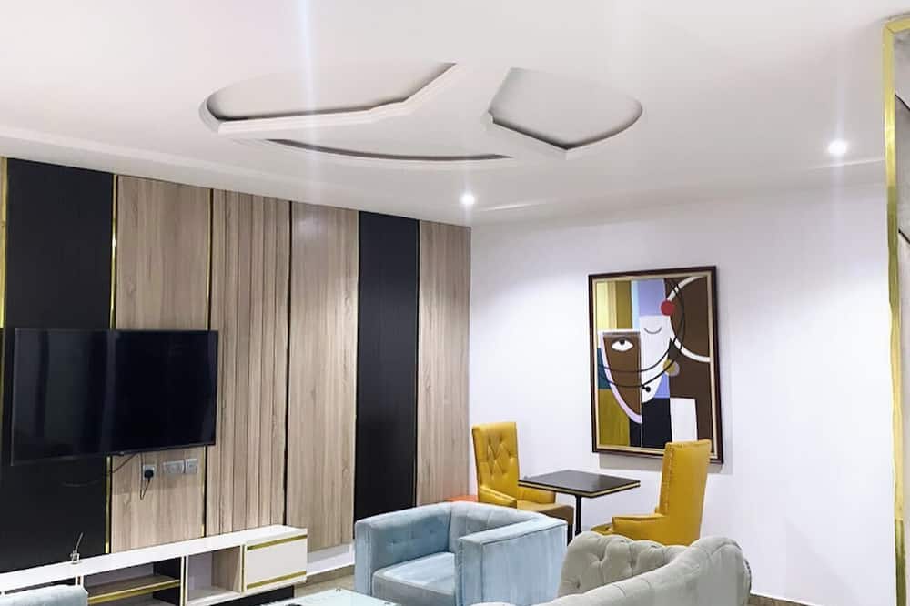Villa Maxili Hotel and Apartment
