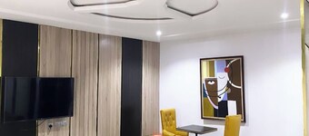 Villa Maxili Hotel and Apartment