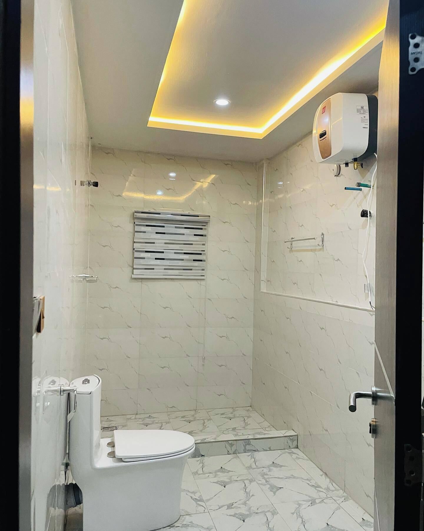 Family Apartment, Balcony, City View | Bathroom | Free toiletries, hair dryer, towels, soap