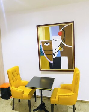 Family Apartment, Balcony, City View | Dining room