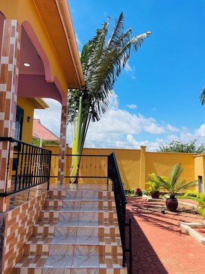 Mặt tiền nơi lưu trú