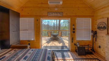 1 slaapkamer, een strijkplank/strijkijzer, wifi, beddengoed