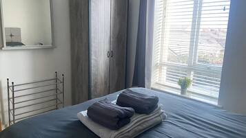 2 bedrooms, iron/ironing board, WiFi, bed sheets