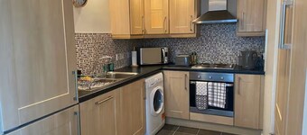 Ebrington Apartment - Walk across the Peace Bridge to Derry City Centre!