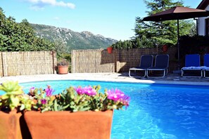 Pool - Apartment With Private Pool, Mountain View (Krsan)