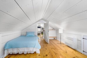 4 室のベッドルーム、デスク、アイロン / アイロン台、WiFi (無料)