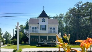 Unclassified image, 5 of 26, button - Hotel Pemaquid (New Harbor)