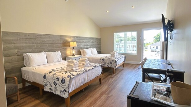Unclassified image, 1 of 26, button - Hotel Pemaquid (New Harbor)