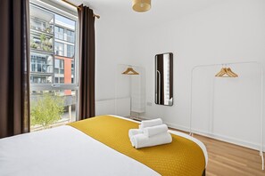 3 室のベッドルーム、アイロン / アイロン台、WiFi (無料)、ベッドシーツ