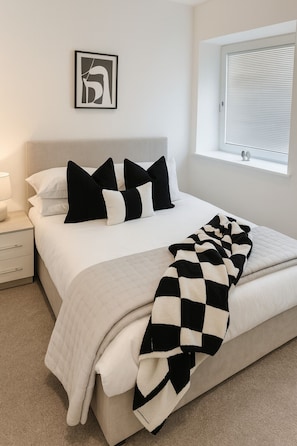 2 slaapkamers, een strijkplank/strijkijzer, gratis wifi, beddengoed