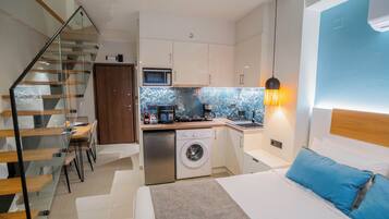 Suite Split Level with Outdoor Jetted Tub and Panoramic View | Safe på rommet, lydisolert, strykejern/-brett og wi-fi (inkludert)