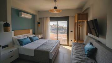 Junior Suite with Panoramic View | Safe på rommet, lydisolert, strykejern/-brett og wi-fi (inkludert)