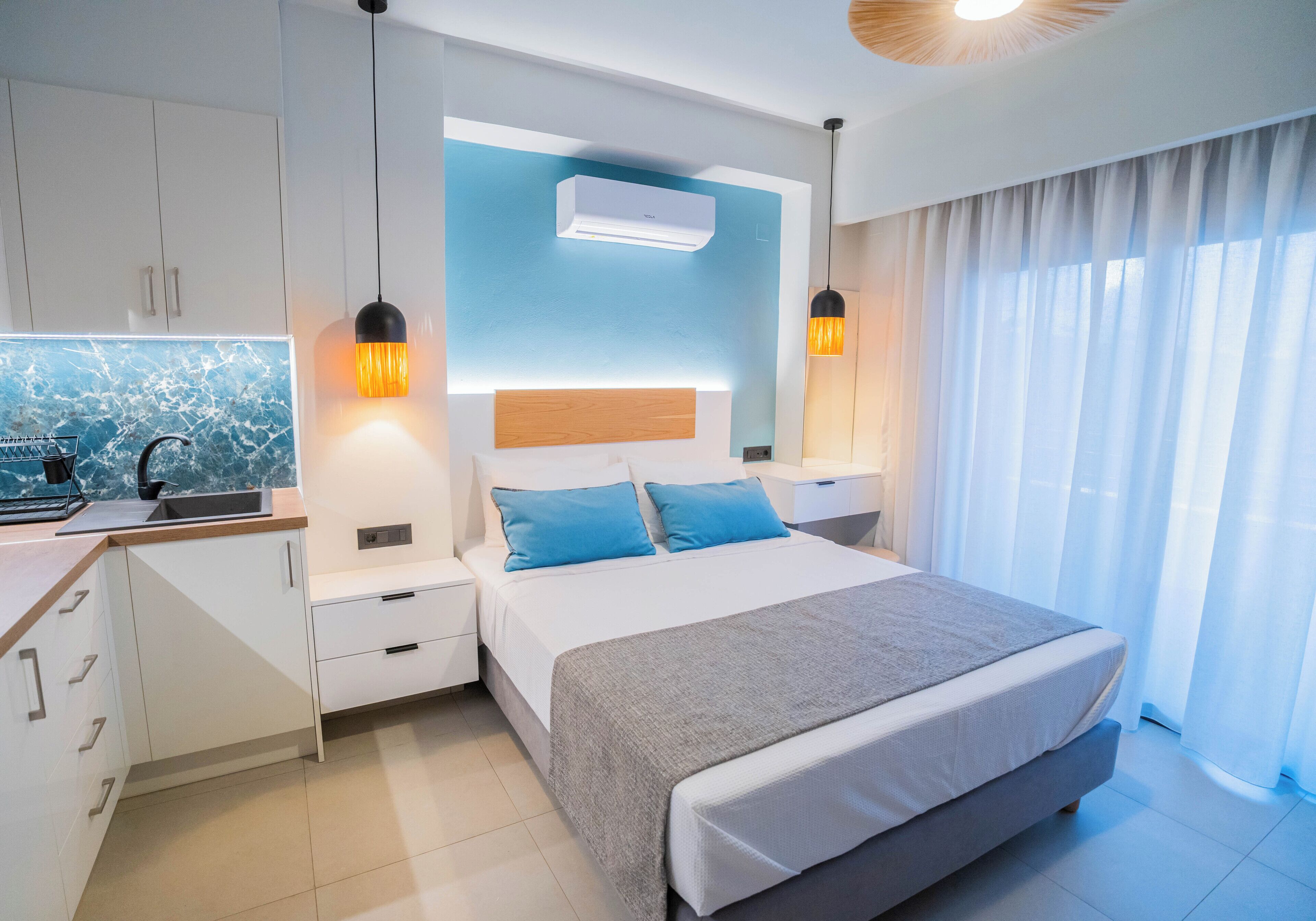 Junior Suite with Panoramic View | Caja fuerte, sistema de insonorización, tabla de planchar con plancha