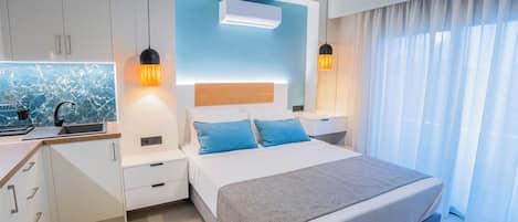 Junior Suite with Panoramic View | Caja fuerte, sistema de insonorización, tabla de planchar con plancha