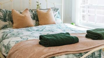 Apartamento, vista para o mar | 2 quartos, ferros/tábuas de passar roupa, Wi-Fi de cortesia